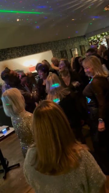 Tonight! The final night of pre-Xmas partying. Let’s go!! 🎄✨🪩 @filstraughan