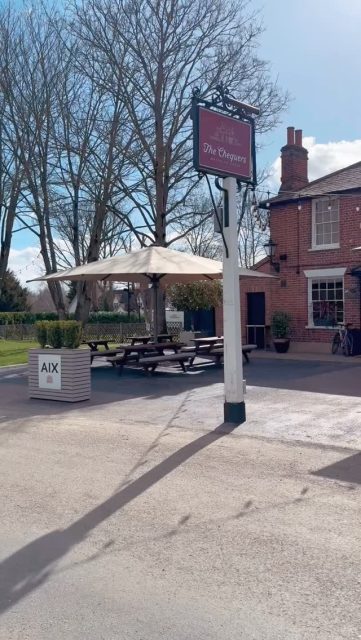 NEW - Take a seat on the front benches at The Chequers and soak up the view. For an extra convenience, you can use our online ordering app. Simply scan, order and pay online and we’ll bring your food and drinks right over when they’re ready. Alternatively, you can always order with our friendly team at the bar ☀️☀️☀️