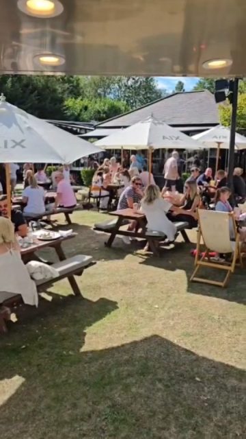 Bank Holiday weekend vibes incoming! ☀️😍👌

For table availability, head over to our website.

Live music - on Monday 25rh between 1 and 4pm