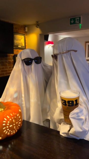 Ghosts of 391 couldnβt resist a cheeky haunting - spotted after hours at The Chequers, scaring up some pints and old stories
#thechequersmg #ghosttrend #ghost #matchinggreen #halloween #essex #fun #hospitality